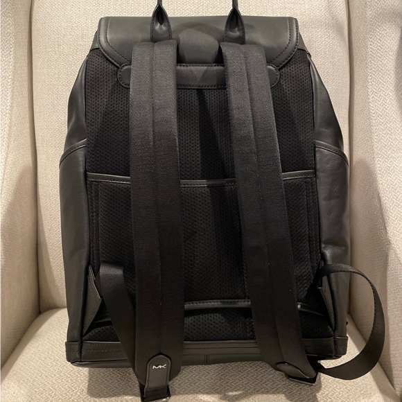 NEW Michael Kors Varick Pocket Rucksack Leather Black - Picture 5 of 12